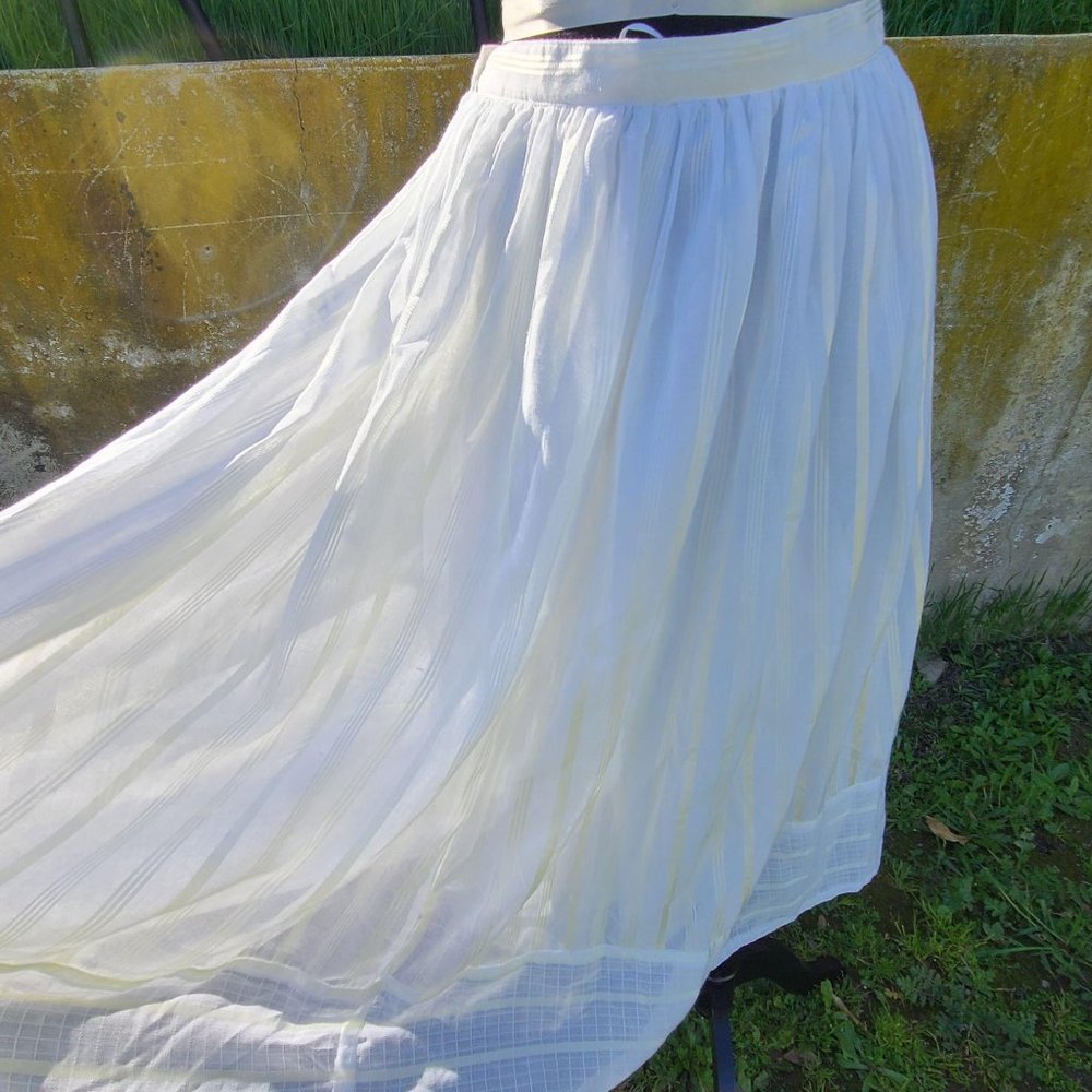 Vintage 70s soft white midi skirt